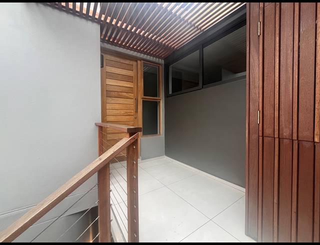 4 BEDROOM APARTMENT FOR SALE IN ZIMBALI ESTATE